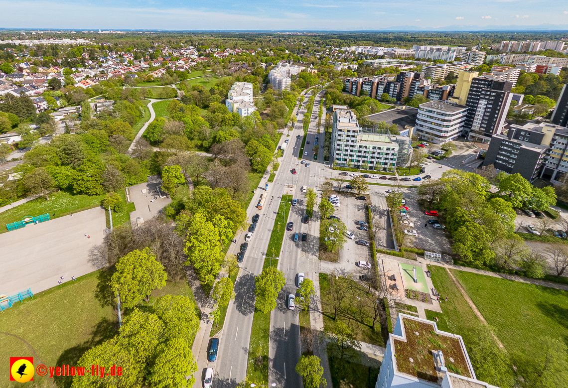 04.05.2023 - Luftbilder vom Marx-Zentrum uns seiner Umgebung in Neuperlach